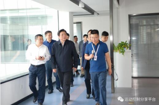 常州市委常委、統(tǒng) 戰(zhàn)部部長韓九云一行 蒞臨常州固高智能裝備協(xié)同創(chuàng)新中心參觀指導(dǎo)